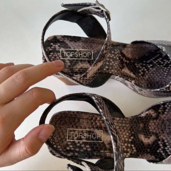 Topshop Chunky Platform Heel Sandals Snakeskin Gray Made in Italy US Size 9 - Picture 4 of 8